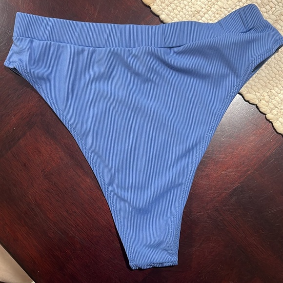 Lulu’s blue/purple high waisted bikini set! - Picture 4 of 4